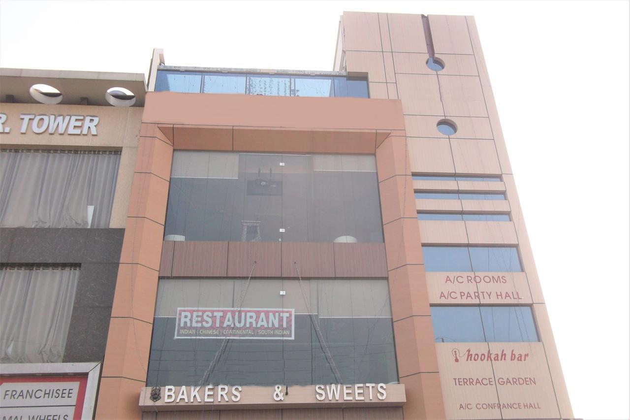 Oyo 10360 Hotel Grand Manoranjan Gorakhpur Exterior foto