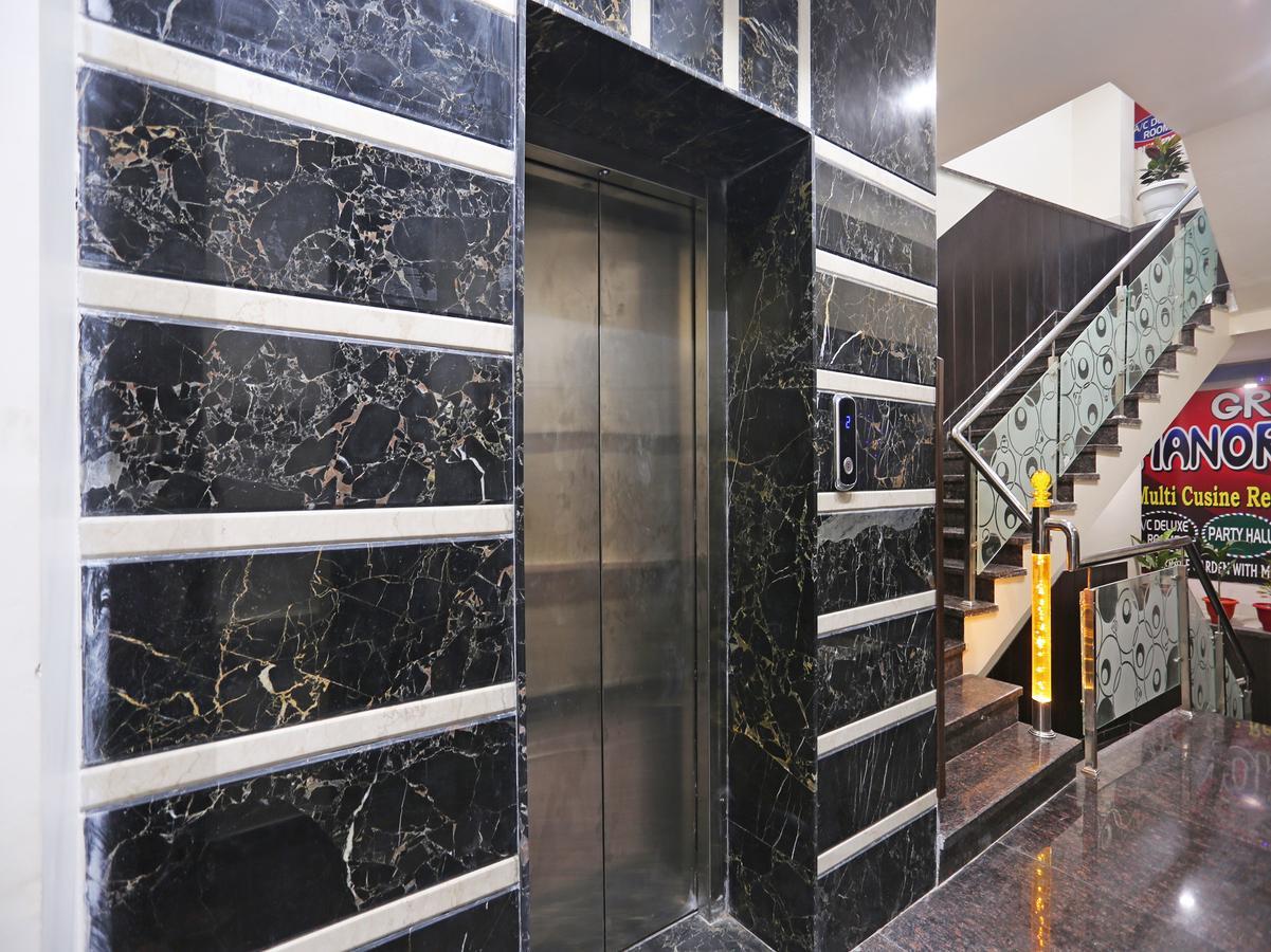 Oyo 10360 Hotel Grand Manoranjan Gorakhpur Exterior foto
