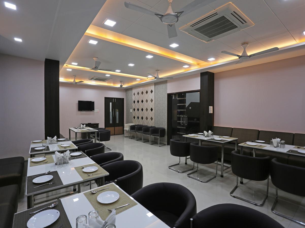 Oyo 10360 Hotel Grand Manoranjan Gorakhpur Exterior foto
